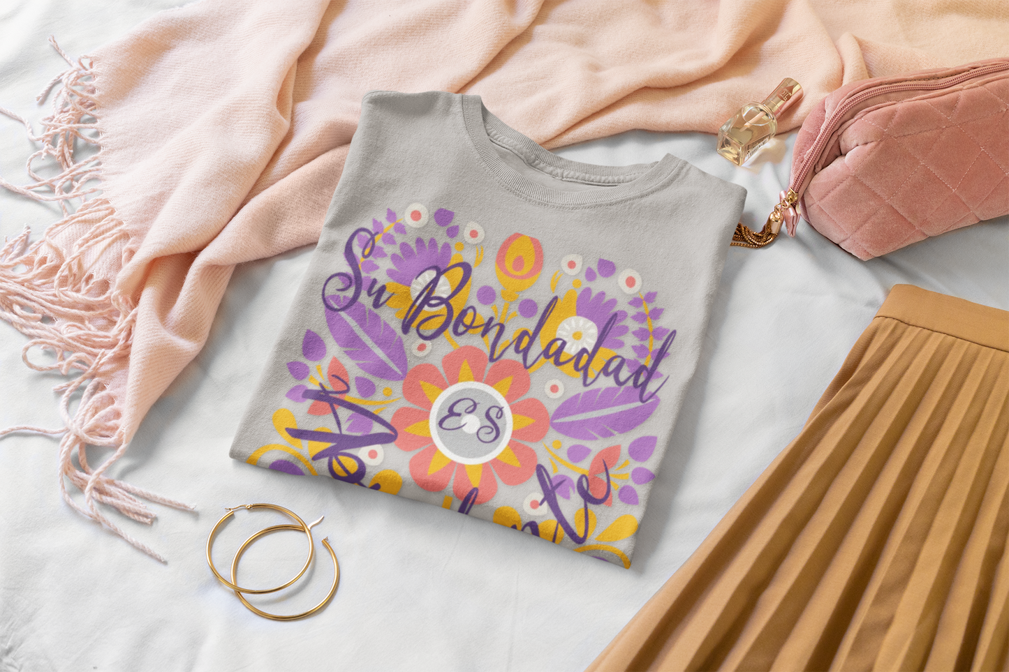 Su Bondad Es Abundante Tee